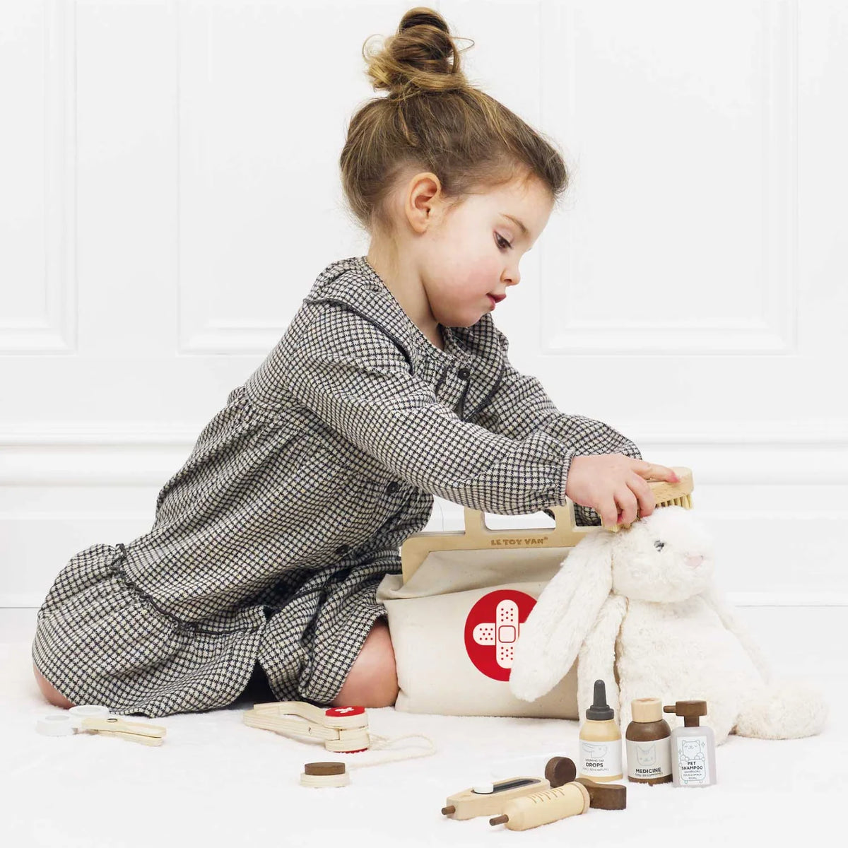 LE TOY VAN Animal Vet Set