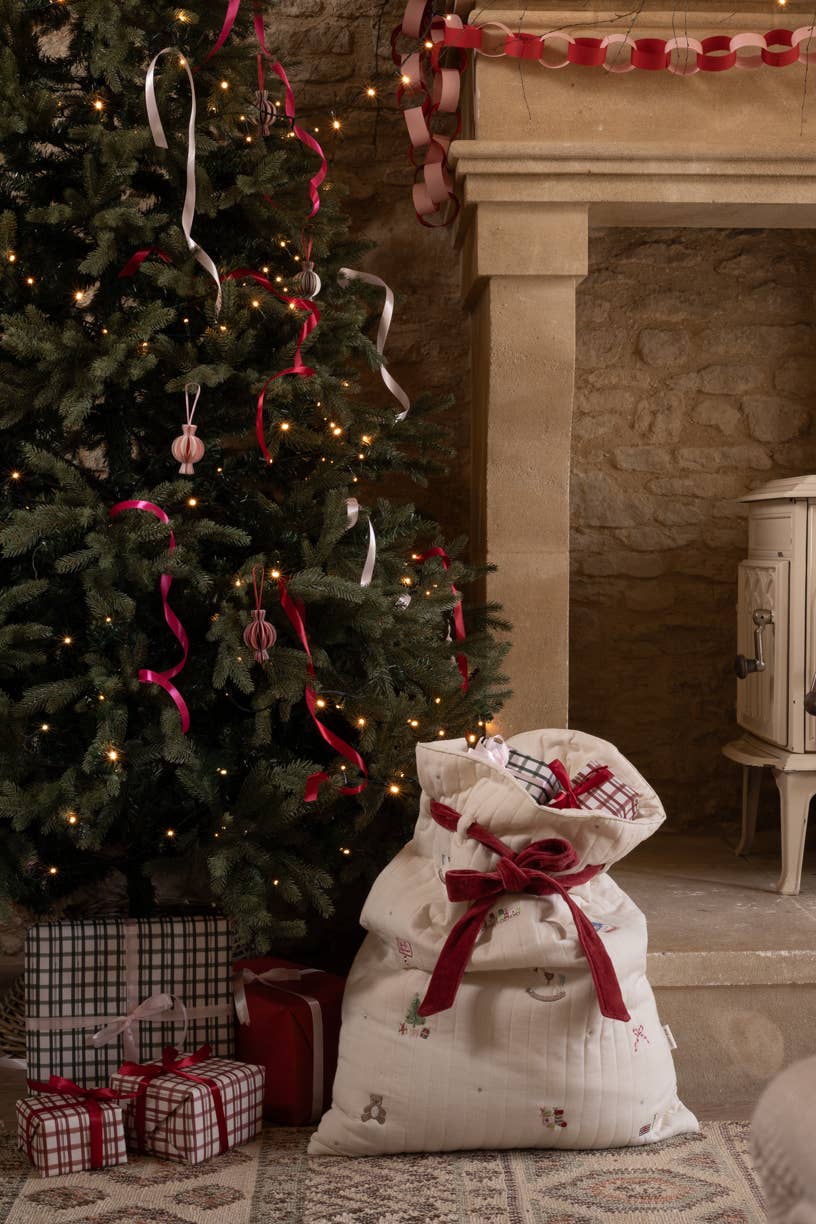 Avery Row - Christmas Present Sack - Christmas Morning