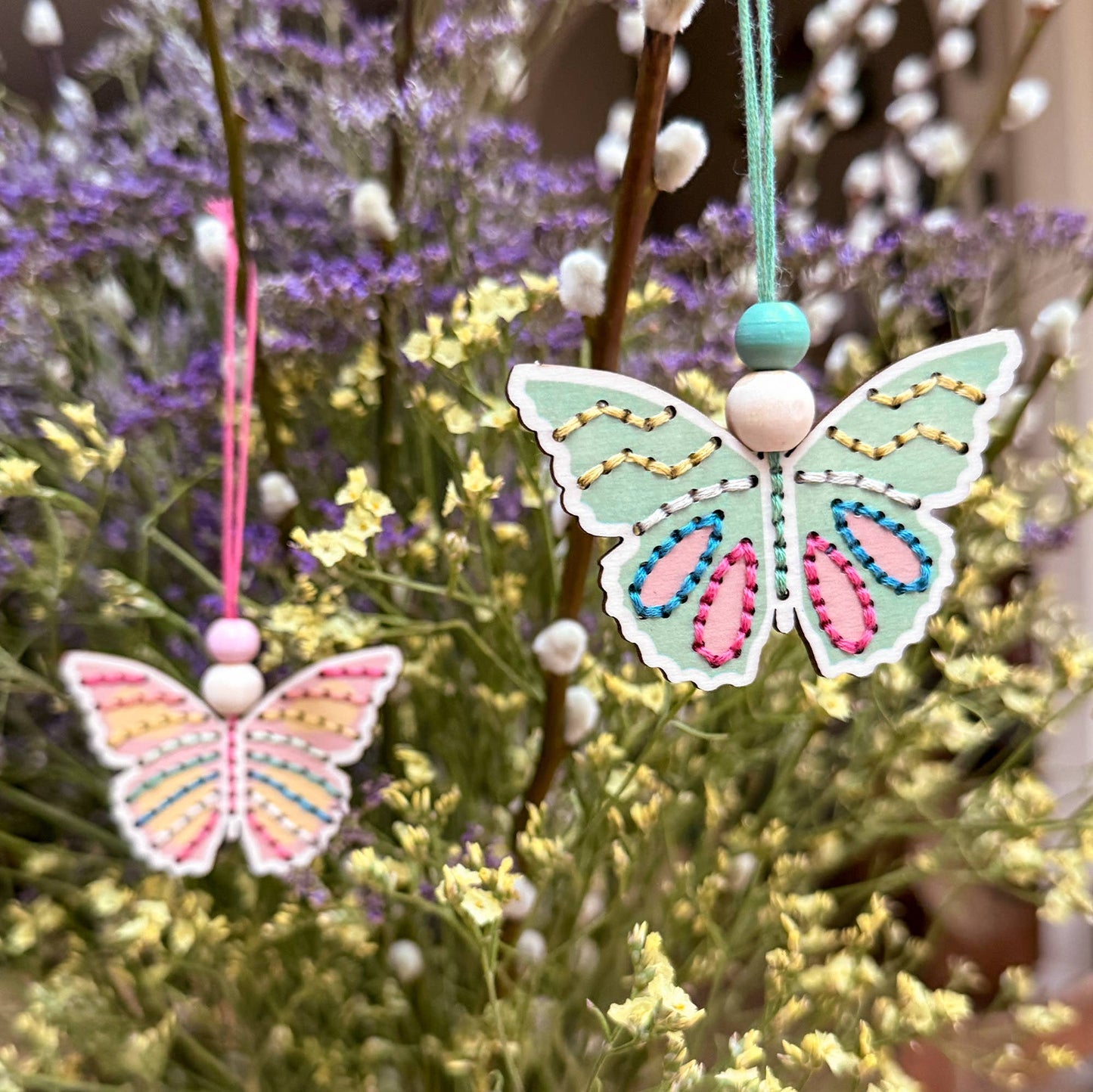 Cotton Twist - Flutter & Stitch Decoration Kit - Easter Craft Kit