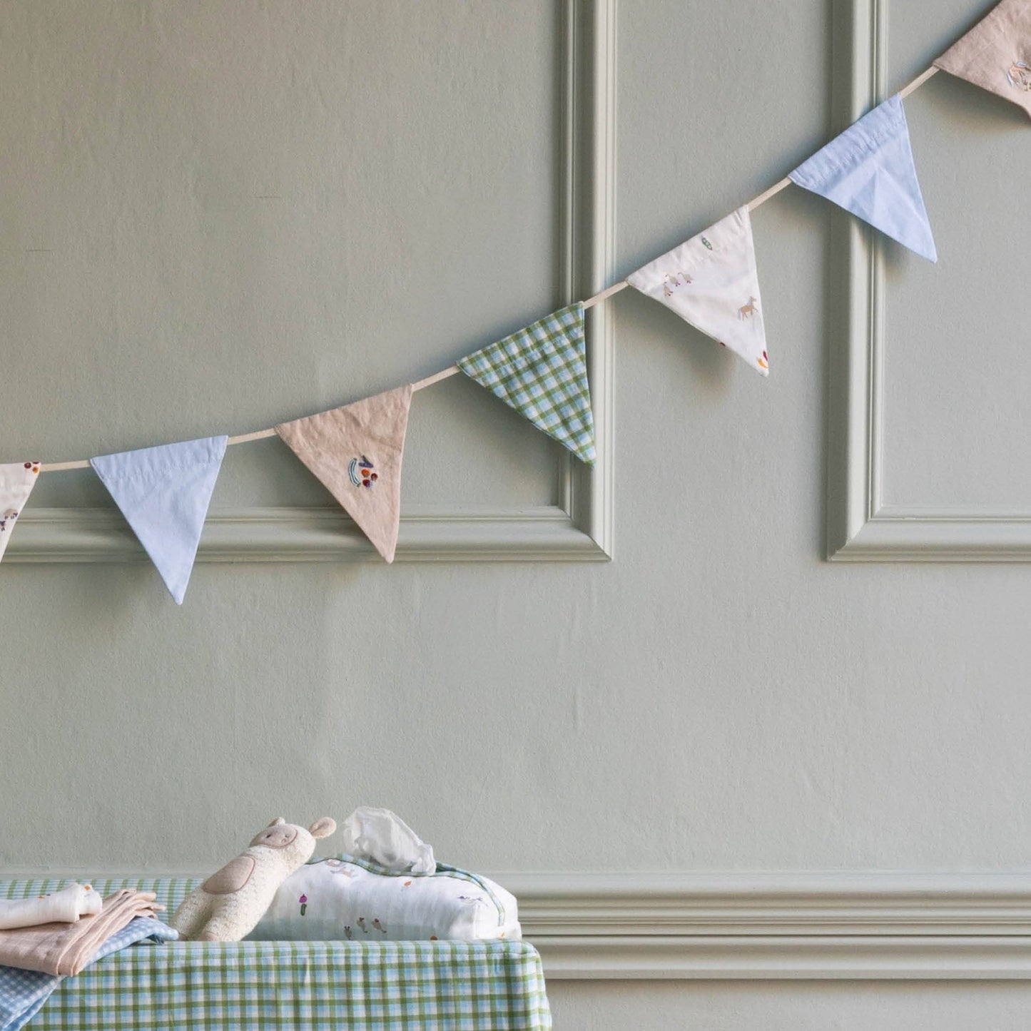 Avery Row - Bunting - Little Farm